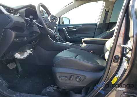 2021 Toyota Rav4 Xle Premium из США, поврежденный, VIN 2T3C1RFV1MC102007